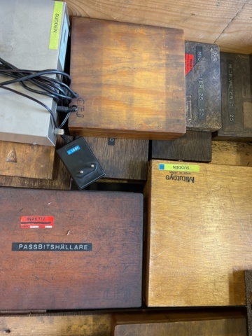 921213-15 Measuring tools, micrometers, watches Mitutoyo, Mahr etc