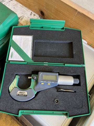 921213-3 Measuring tools, micrometers, watches Mitutoyo, Mahr etc