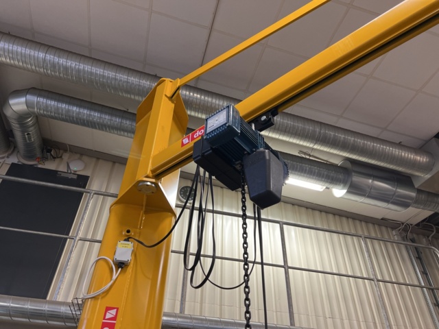 921216-9 Column slewing crane Donati 1000kg
