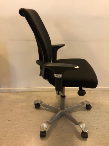 945135-2 HAG työtuoli - Ei pohjahintaa