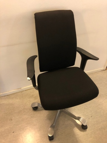 945135-1 HAG työtuoli - Ei pohjahintaa