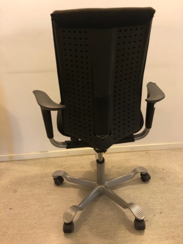 945135-3 HAG työtuoli - Ei pohjahintaa