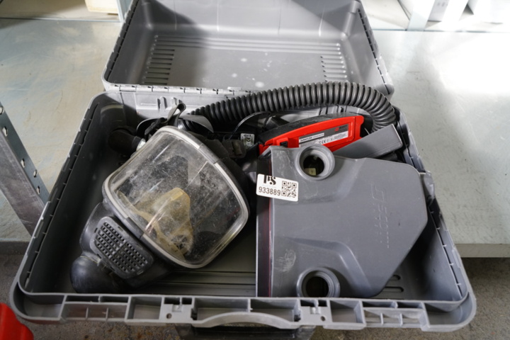 933889-1 Breathing mask Scott duraflow complete with charger & Battery