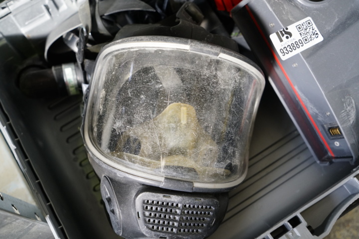 933889-4 Breathing mask Scott duraflow complete with charger & Battery