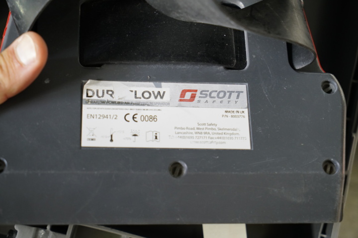 933889-5 Breathing mask Scott duraflow complete with charger & Battery