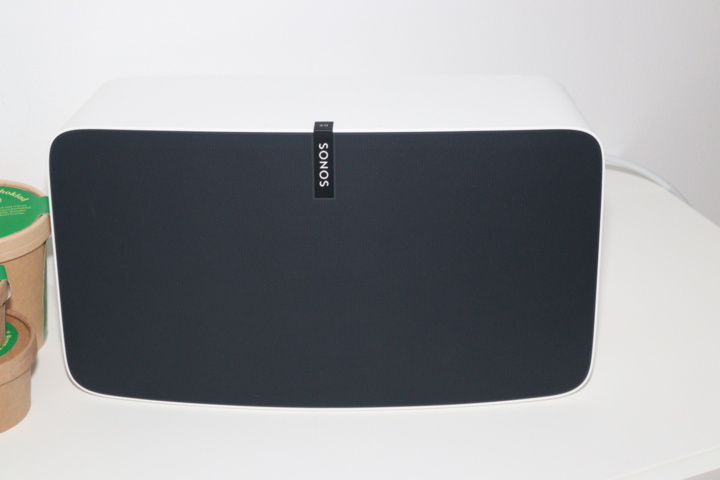 945231-1 Sonos 5 system, 2 Speakers + bass