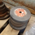 921235-20 Collection with ball bearings, grinding wheels and various workshop-related items