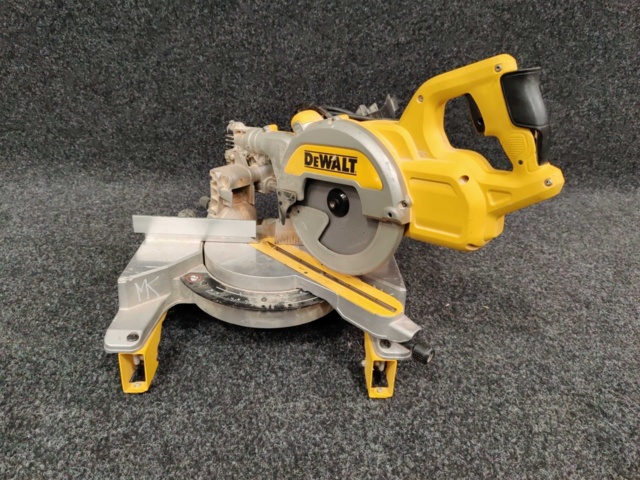 941551-2 Miter saw DeWalt DWS777