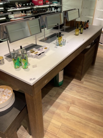 887028-5 Dressing table with 6 mirrors