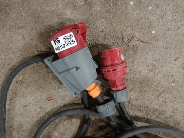 940152-7 Three splice cables 16-A