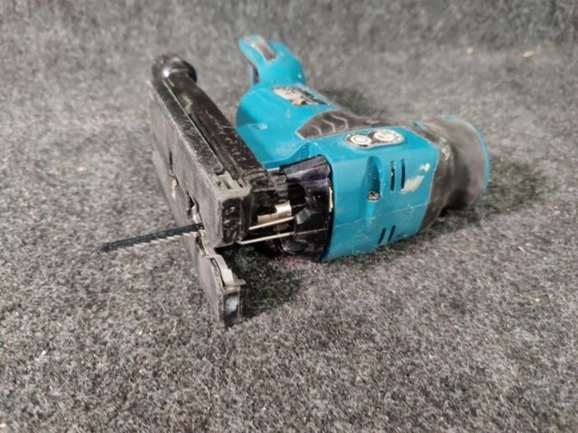 941584-8 Jigsaw Makita DJV181 and Multitool Makita DTM51