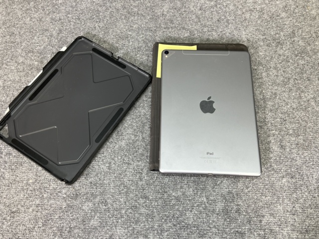 922955-17 Laptop, HP 9560NGW - incl. iPads x2 (repair item)