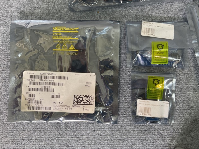 922958-9 Collection with mixed IT equipment