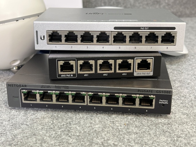 922958-4 Collection with mixed IT equipment