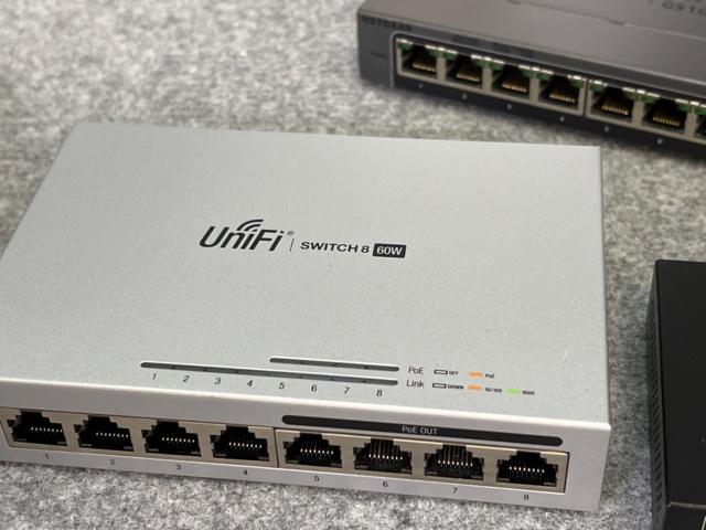 922958-6 Collection with mixed IT equipment