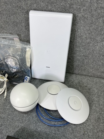 922958-3 Collection with mixed IT equipment