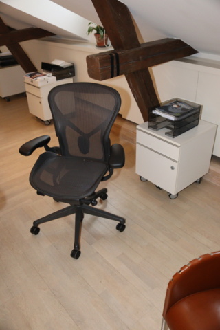 945236-1 Office chair in good condition