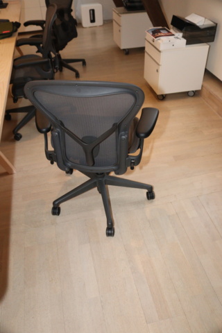 945236-3 Office chair in good condition