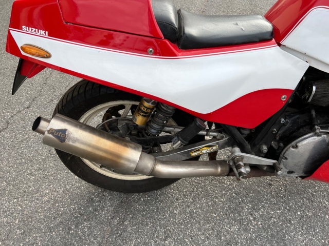 928041-7 SUZUKI GSX 1100 ES - 1983