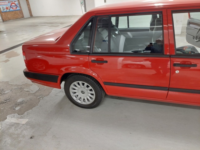 934631-34 Volvo 944 2.3 - 1998