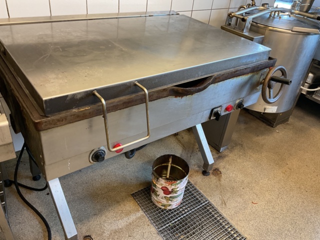 887080-1 Roasting table on 4 legs