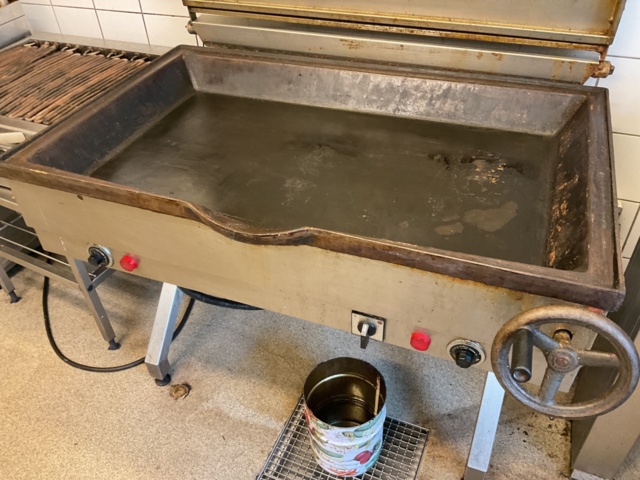 887080-3 Roasting table on 4 legs