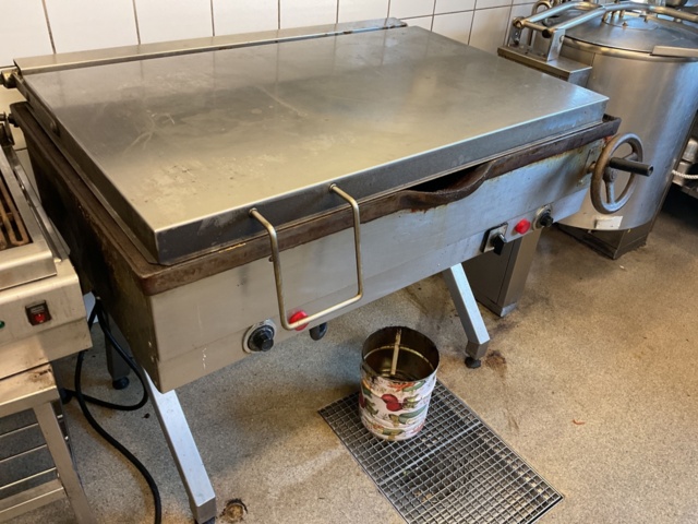 887080-6 Roasting table on 4 legs