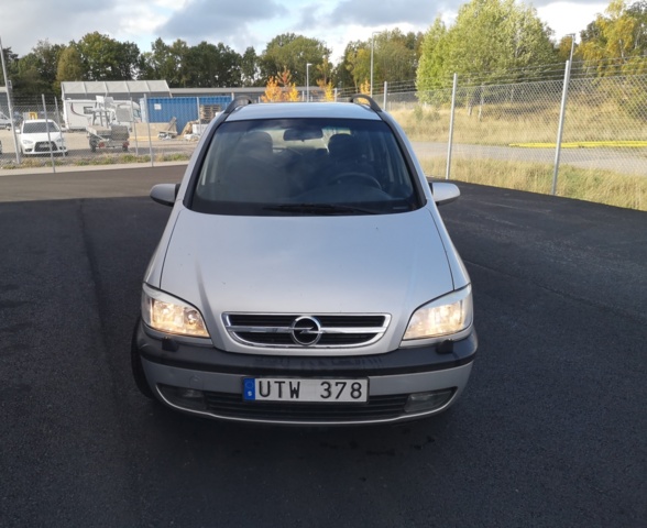 938944-3 Opel Zafira 1.8 - 2004