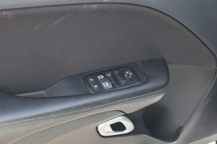 947407-17 Dodge Challenger 5.7 V8 HEMI Manual, 381hp, 2015