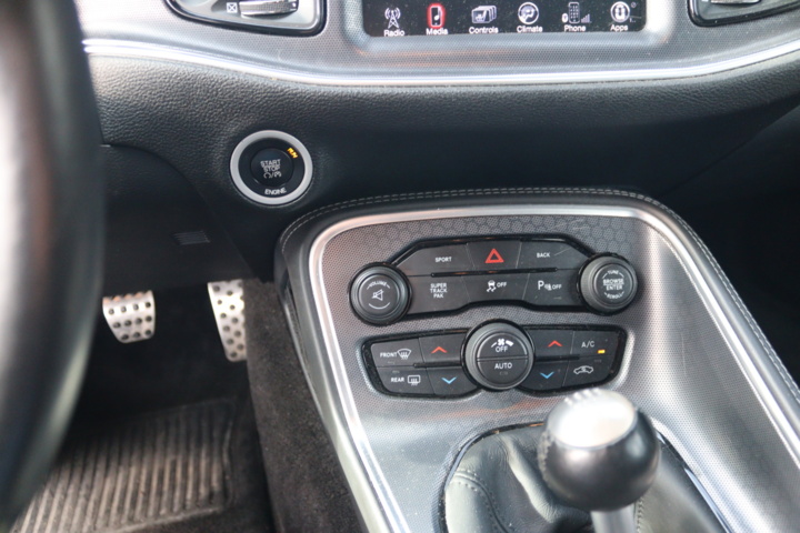 947407-26 Dodge Challenger 5.7 V8 HEMI Manual, 381hp, 2015