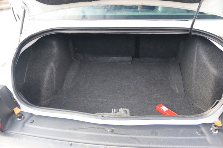 947407-37 Dodge Challenger 5.7 V8 HEMI Manual, 381hp, 2015