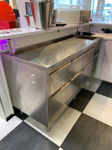 940236-2 Costilla cooling bench with six pull-out drawers, cooling trough and cooling pit