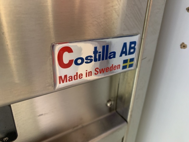 940236-3 Costilla cooling bench with six pull-out drawers, cooling trough and cooling pit