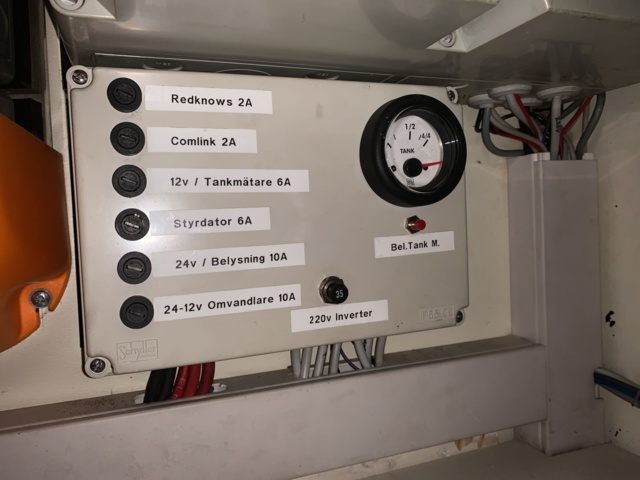 810441-18 Wind measuring equipment mounted on trailer Wind Collector with generator, battery charger etc