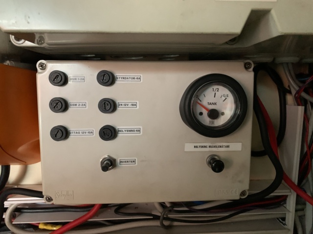 810439-12 Wind measuring equipment Wind Collector with diesel generator, battery charger 24V/80A etc