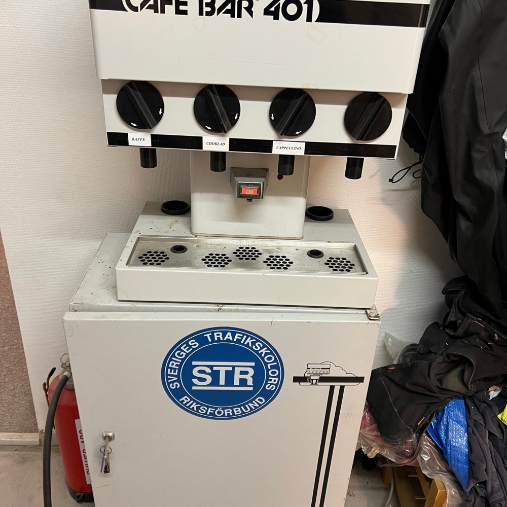 704088-1 Cafe Bar 401