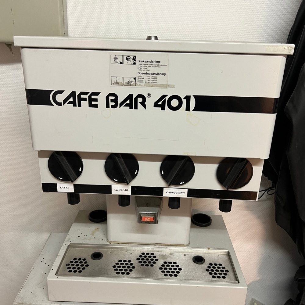 704088-2 Cafe Bar 401