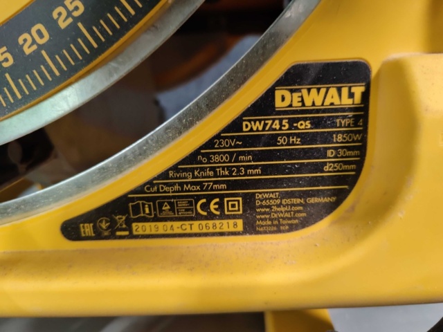 941563-4 Table saw DeWalt DW745 with saw table
