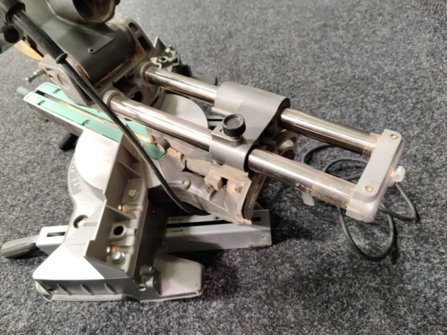 941590-8 Cut and miter saw Hitachi C 8FSE