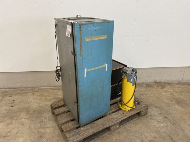 942908-2 Warming cupboards, freezers, pallets