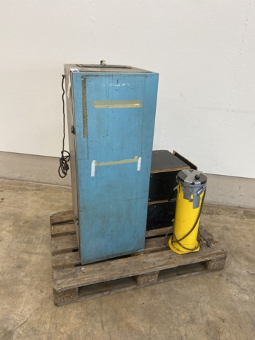 942908-3 Warming cupboards, freezers, pallets