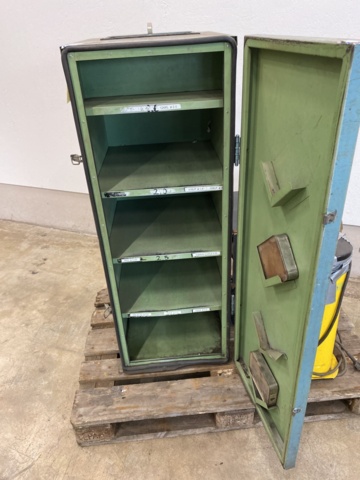 942908-7 Warming cupboards, freezers, pallets