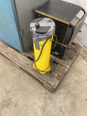 942908-9 Warming cupboards, freezers, pallets