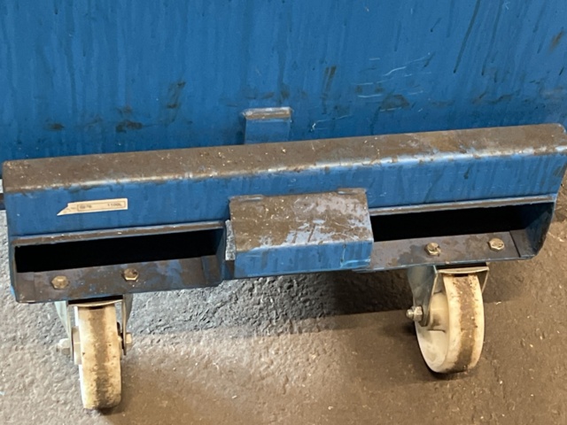 869387-6 Tipper container 1100L, AJ