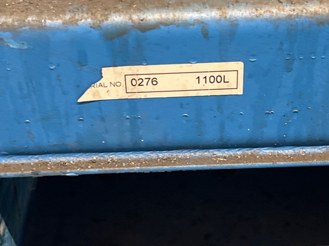 869387-7 Tipper container 1100L, AJ