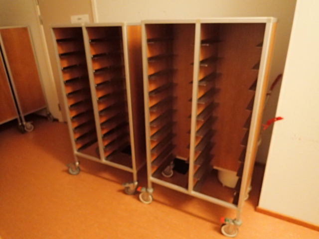 861977-1 2 tray stands