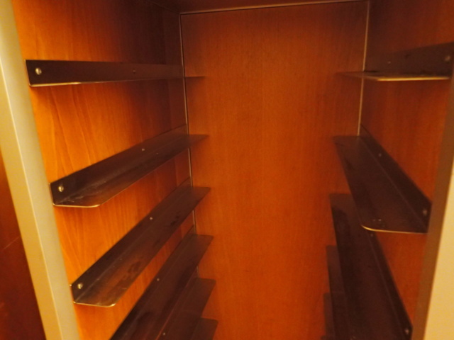 861977-5 2 tray stands