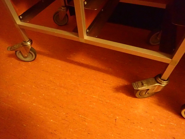 861977-8 2 tray stands