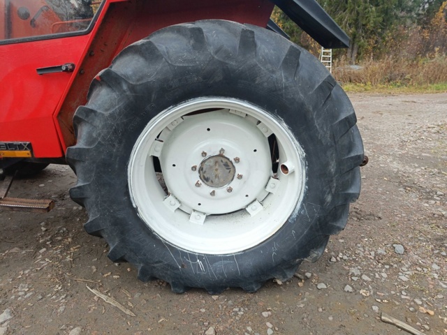 928412-11 Jordbrukstraktor Volvo BM Valmet 705 -1986