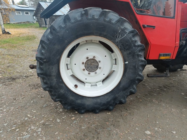 928412-13 Jordbrukstraktor Volvo BM Valmet 705 -1986